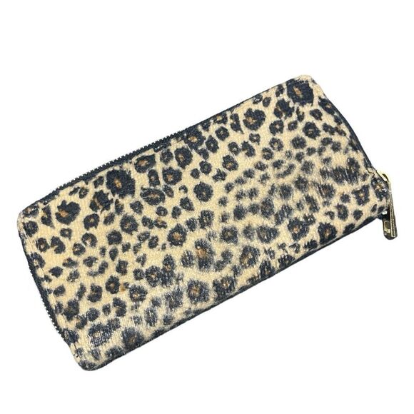 Disney Minnie Mouse 3/4 Zip Wallet - Picture 2 of 3